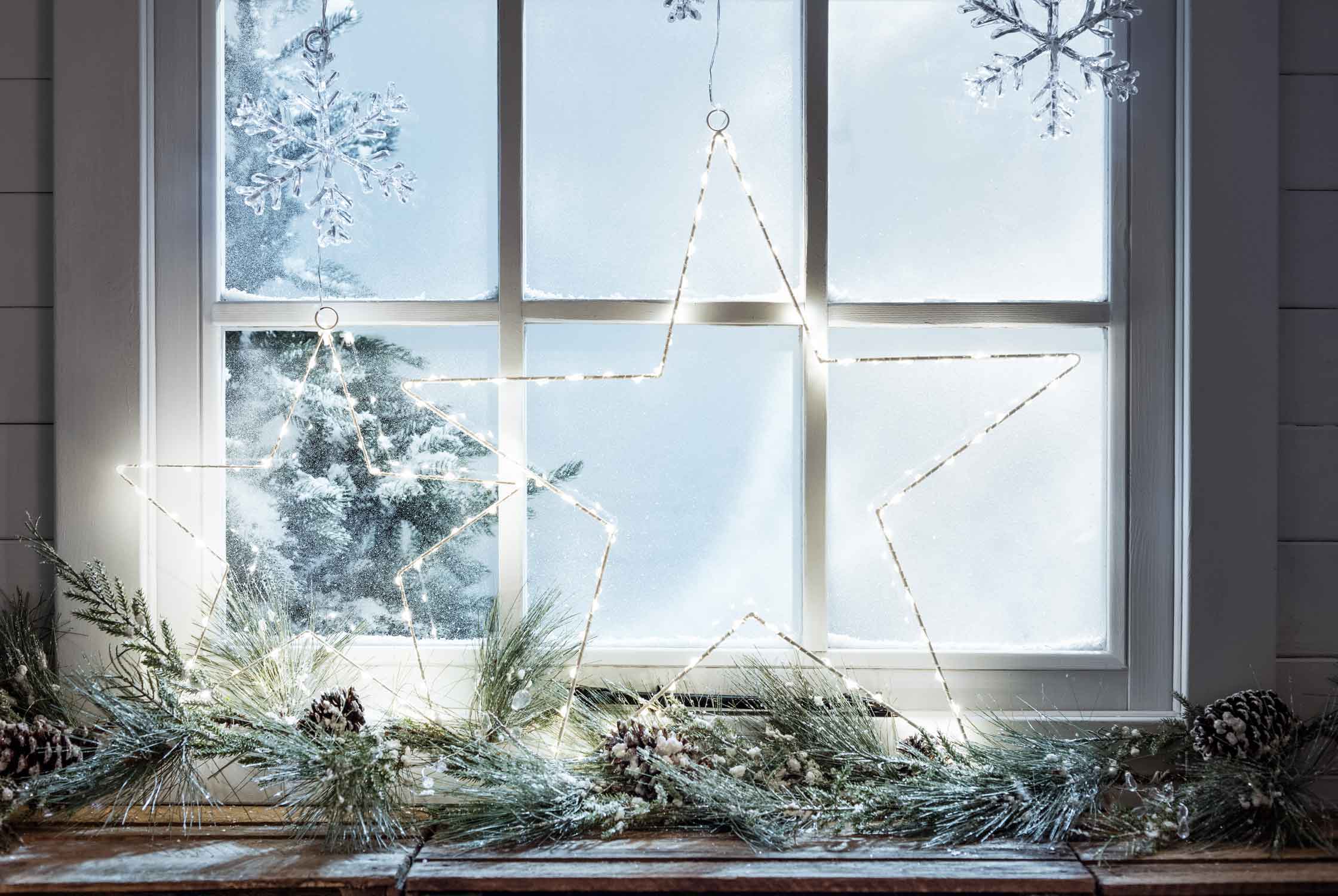 Ideen zur Weihnachtsbeleuchtung im Fenster Lights4fun.de