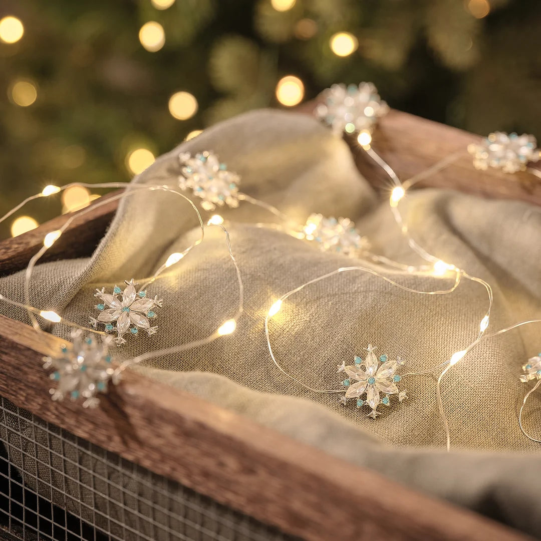 Warmweiße LED-Mikro-Lichterkette mit 20 Schneeflocken und Timer