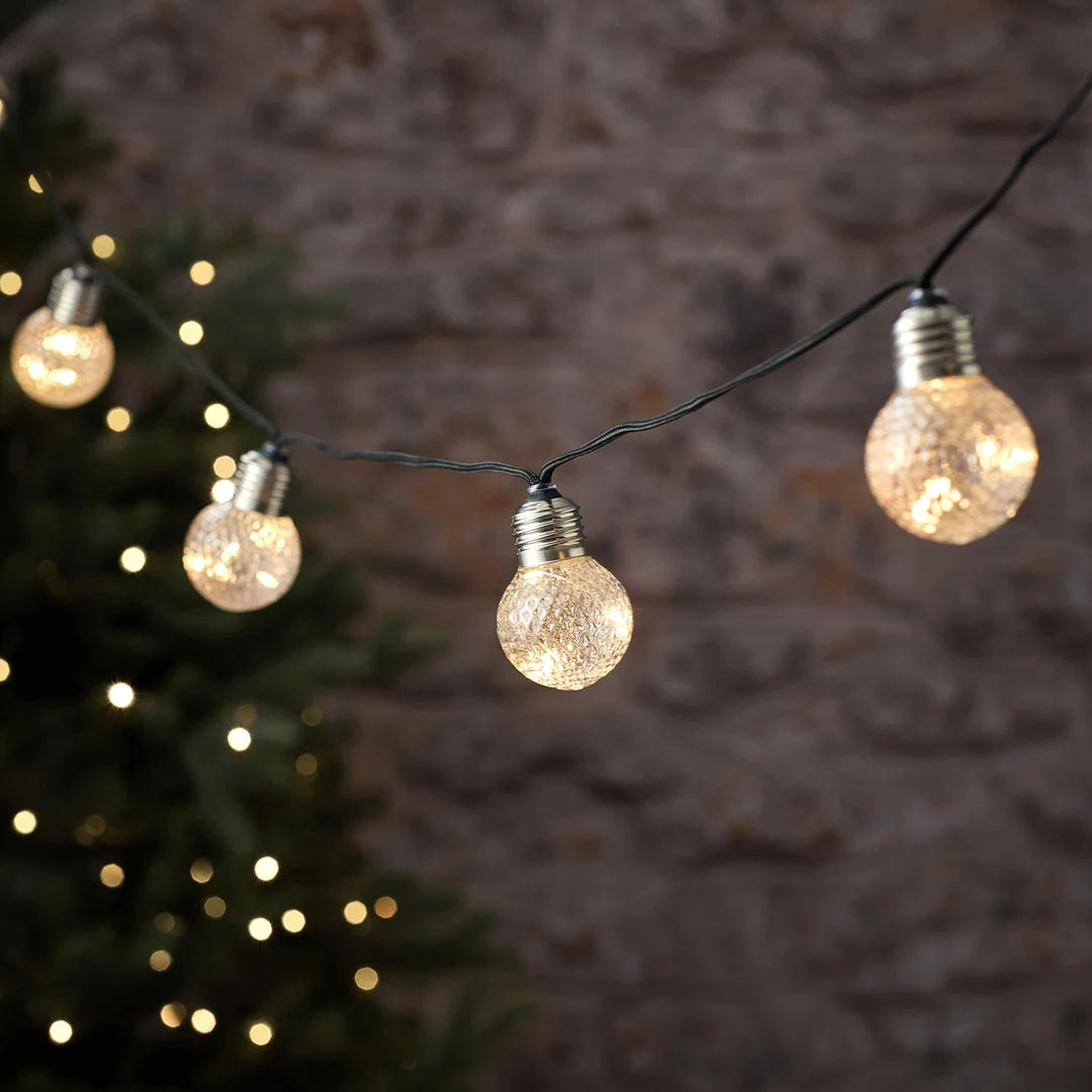 10er LED-Party-Lichterkette mit facettierten Kugeln warmweiß für den A