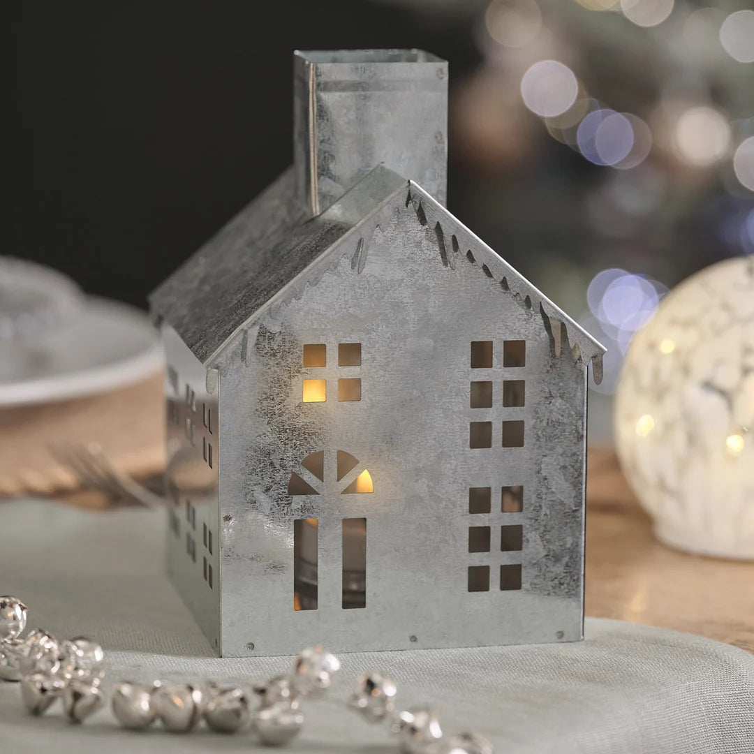 Deko-Haus aus Metall mit TruGlow® LED-Teelicht und Timer
