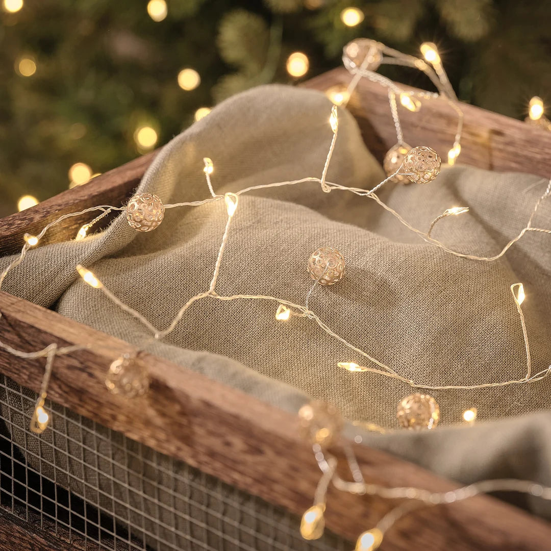 Goldene Cluster LED-Mikro-Lichterkette mit 40 LEDs & Timer