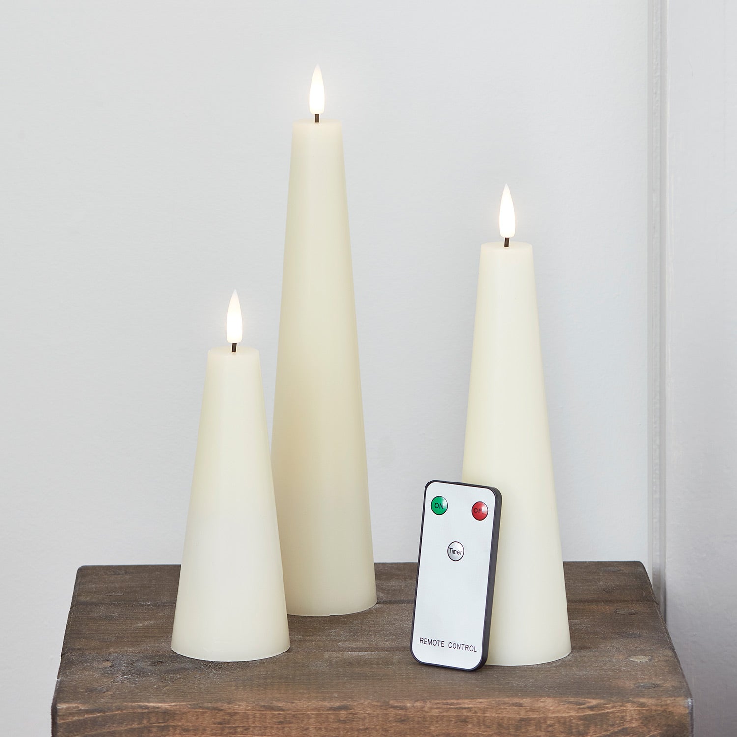 TruGlow® LED Kerzen Trio Kegelform elfenbeinfarben mit Fernbedienung –