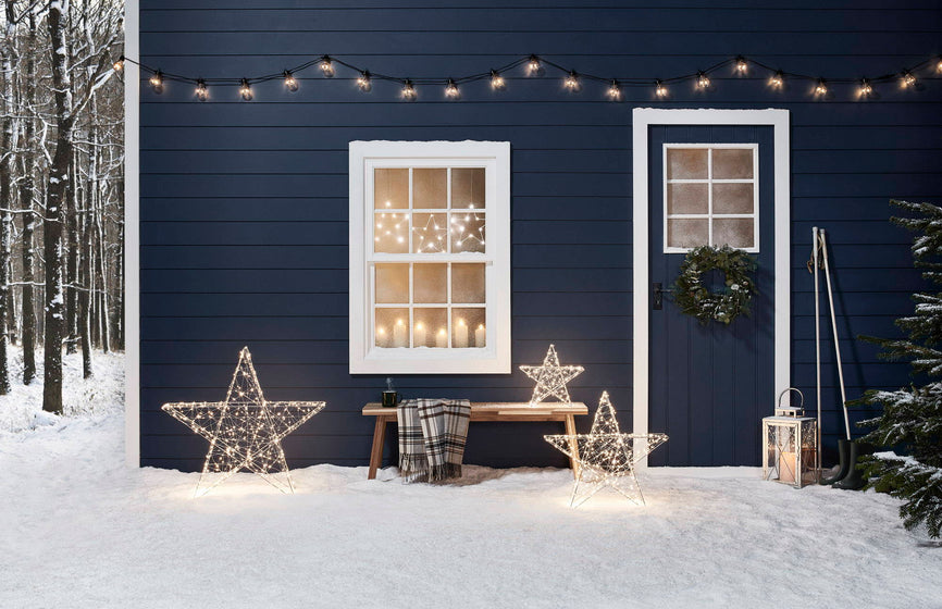 Schöne Weihnachtsdekoration für den Garten