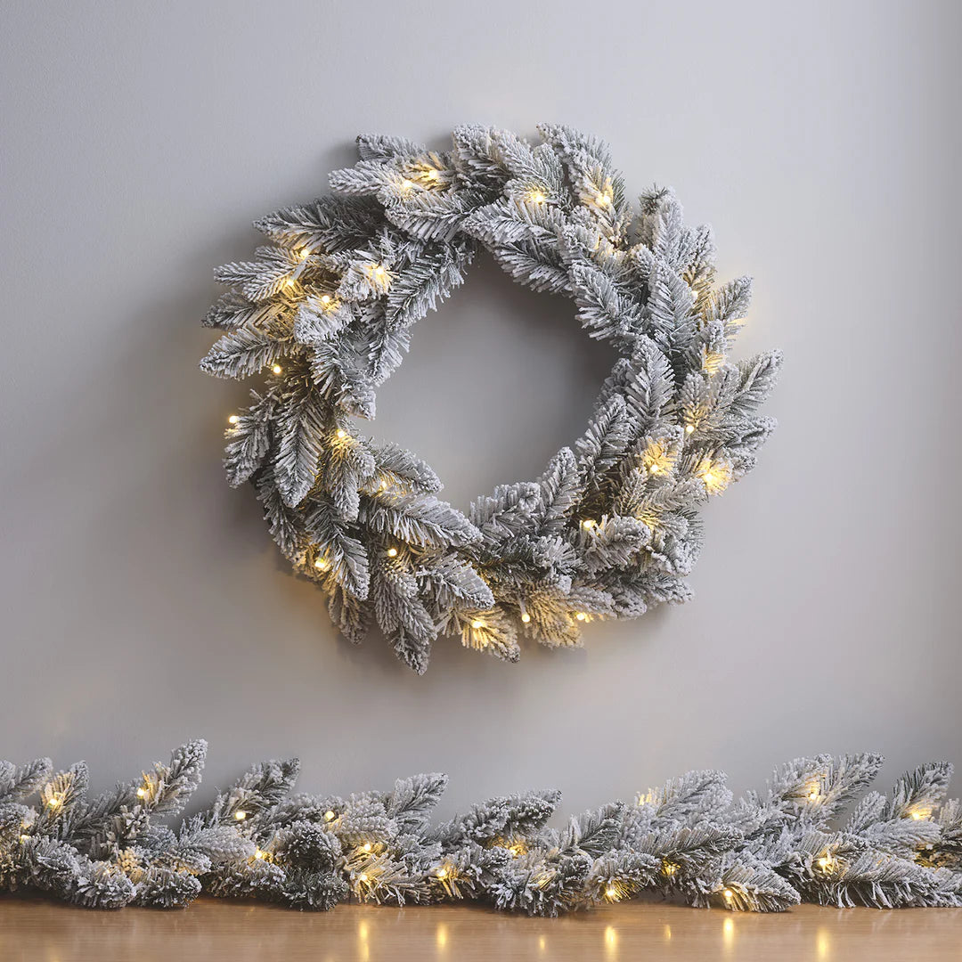 50cm Weihnachtskranz mit Schnee beleuchtet