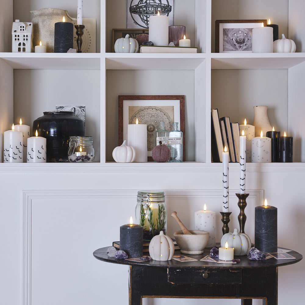 4er Set TruGlow® LED Stabkerzen Echtwachs Fledermäuse