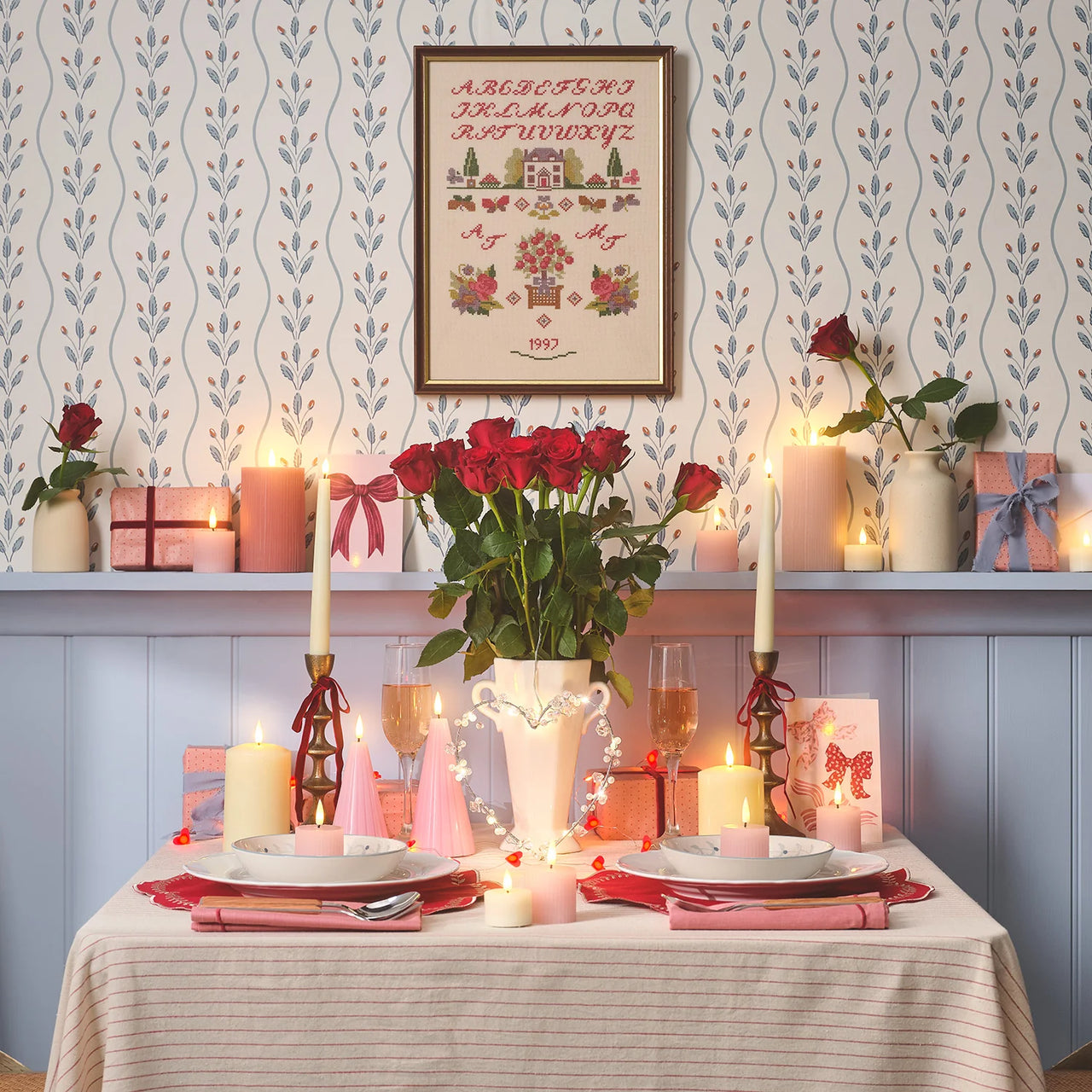 2er Set TruGlow® LED-Kegelkerzen mit Fernbedienung