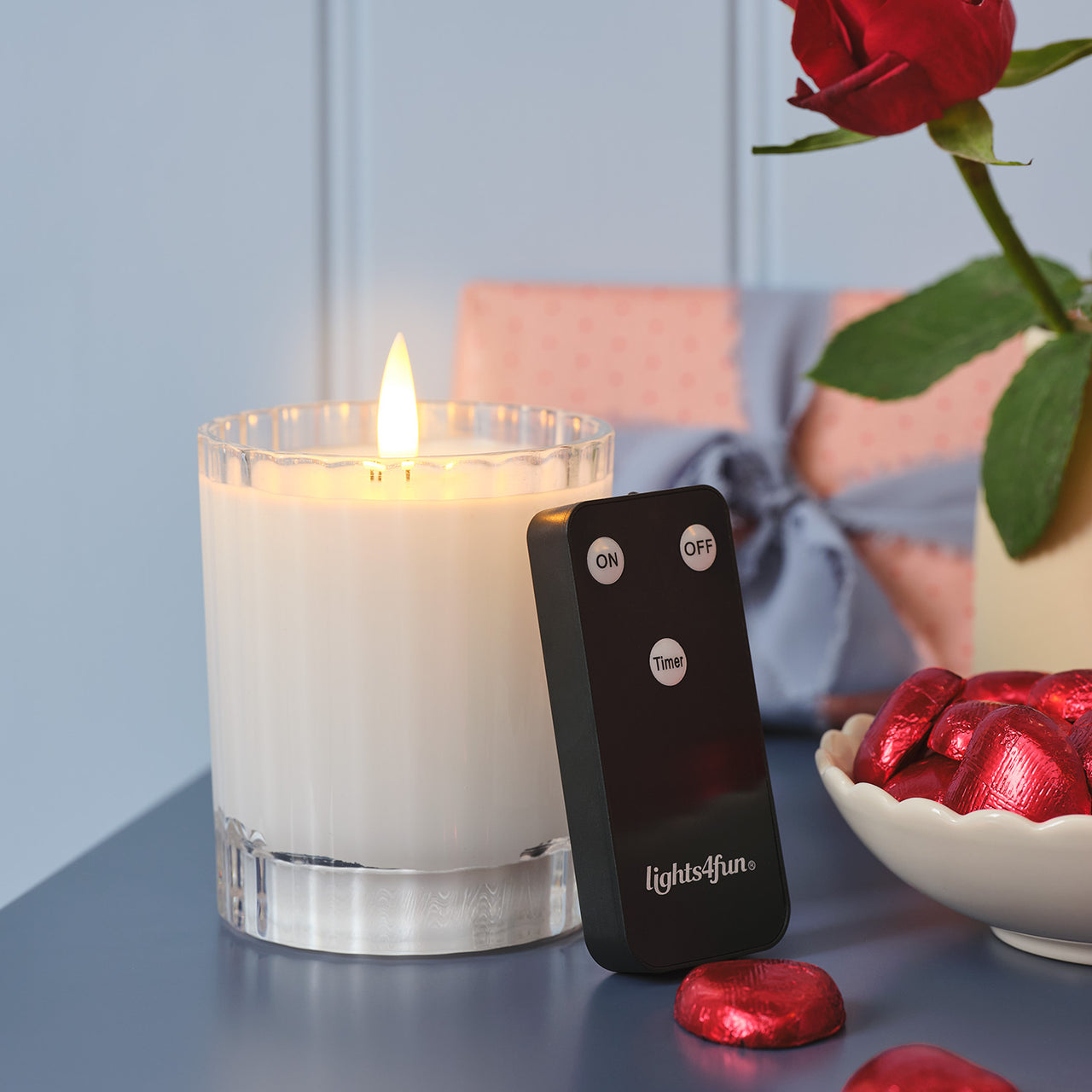 2er Set TruGlow® LED-Kerzen im geriffelten Glas mit Fernbedienung in Weiß