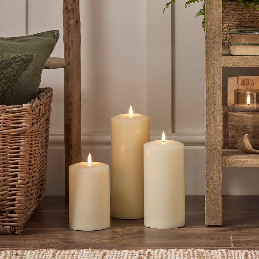 TruGlow® LED Stumpenkerzen Echtwachs Trio Ø 10cm