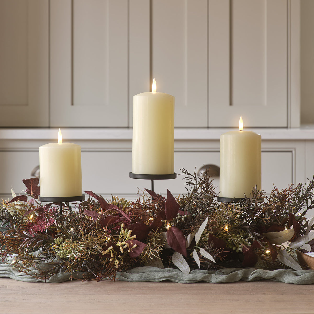 TruGlow® LED-Kerzen-Trio mit Herbstdeko & Haltern