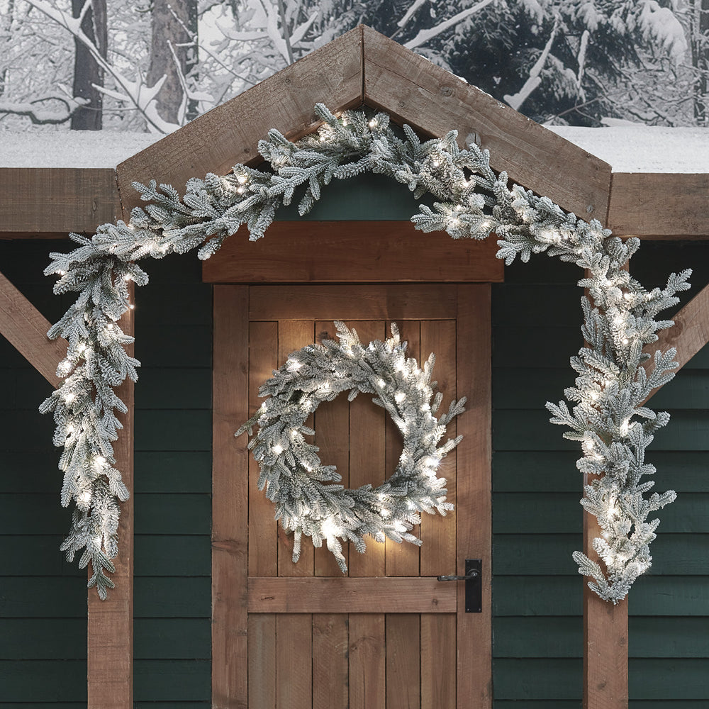 60cm verschneiter Outdoor-Kranz und 2m Weihnachtsgirlande mit Beleuchtung