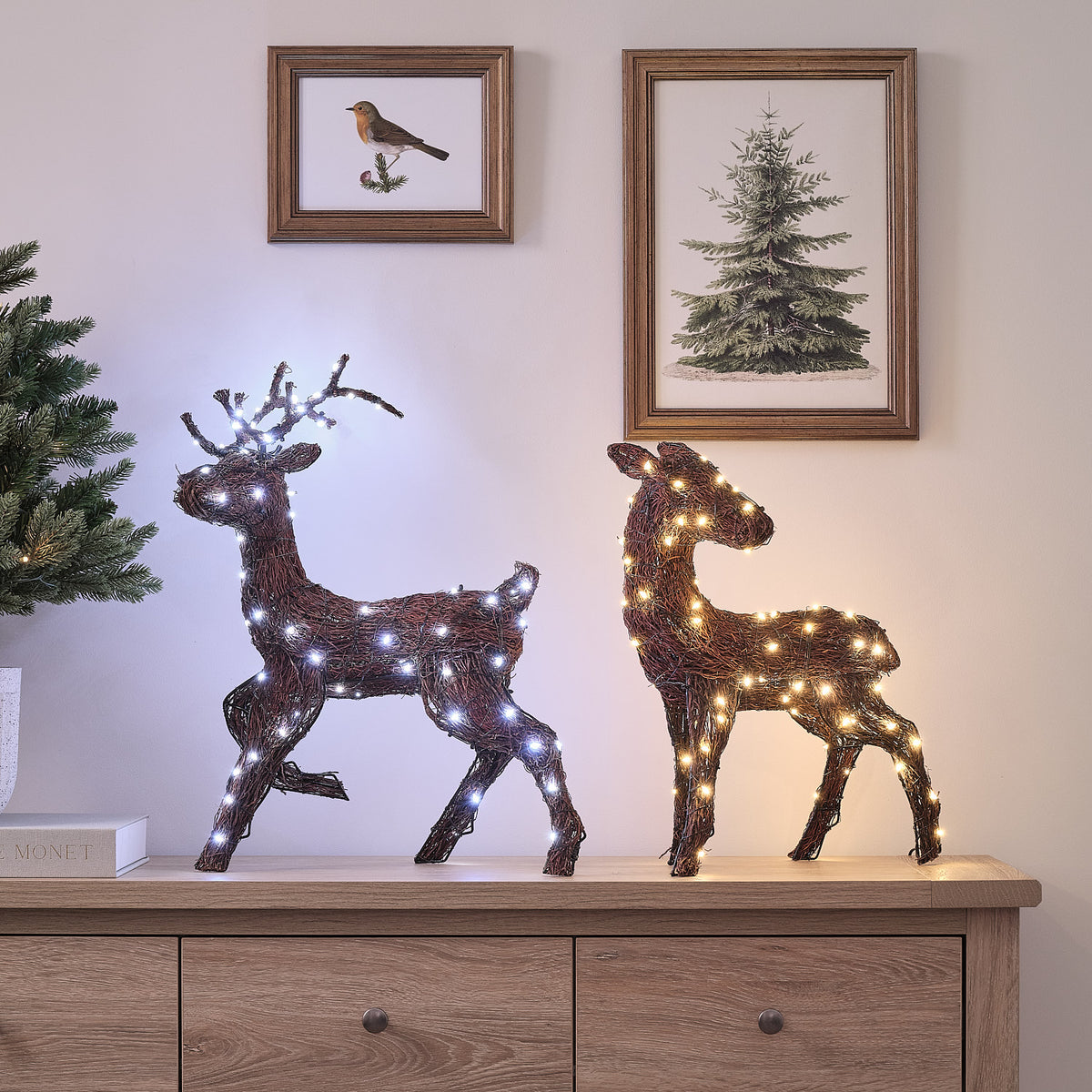 52 cm Bicolor LED-Hirsch Helmsley in Naturzweig-Optik