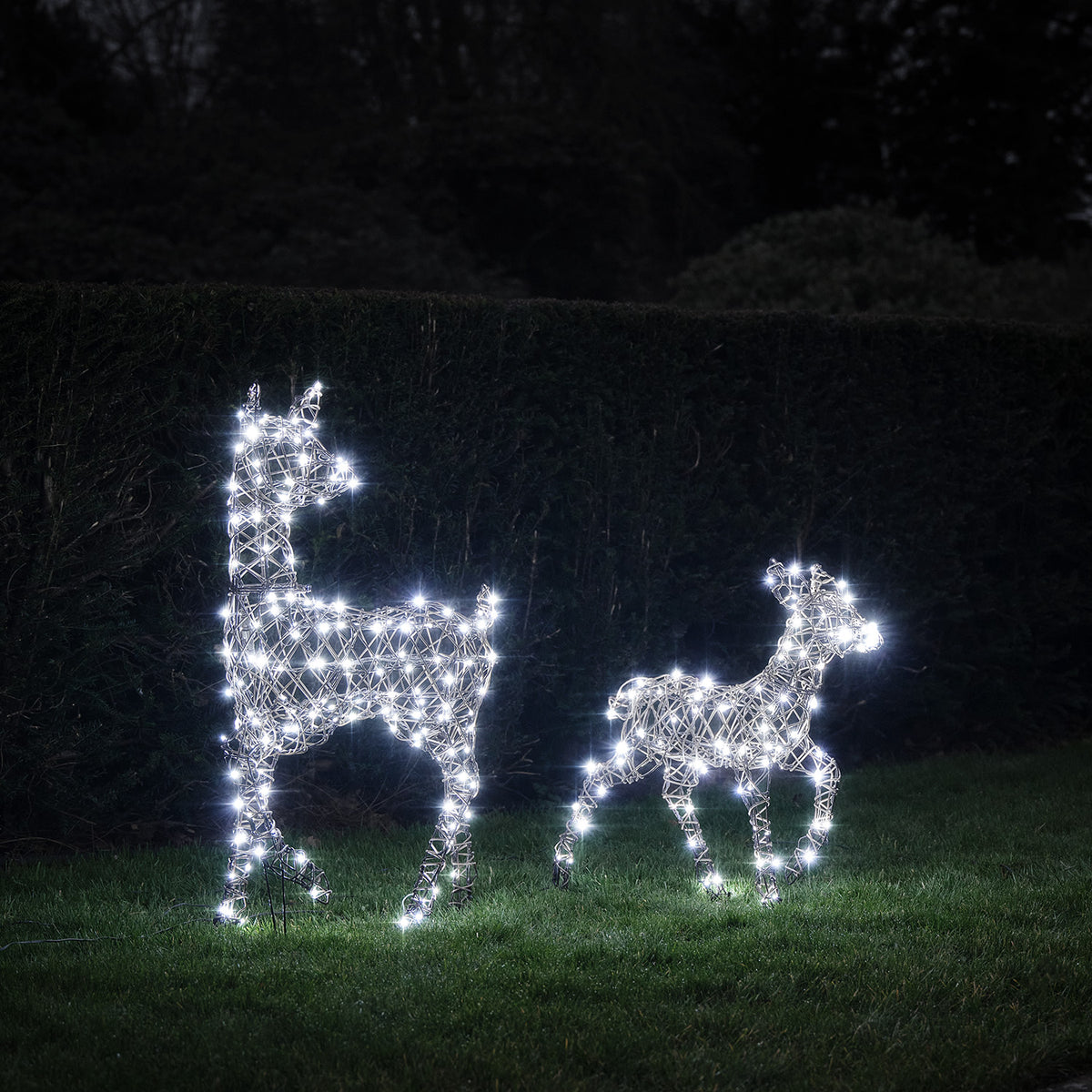 2er-Set Solar-LED-Rentiere Hirschkuh & Rehkitz L Studley in naturfarbener Rattan-Optik