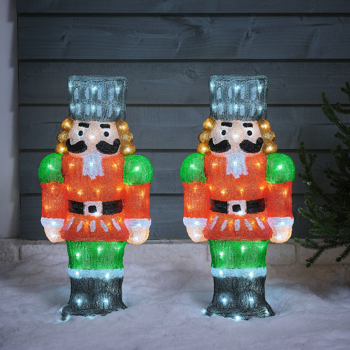2er Set LED-Nussknacker aus Acryl 58 cm mit Timer für den Außenbereich