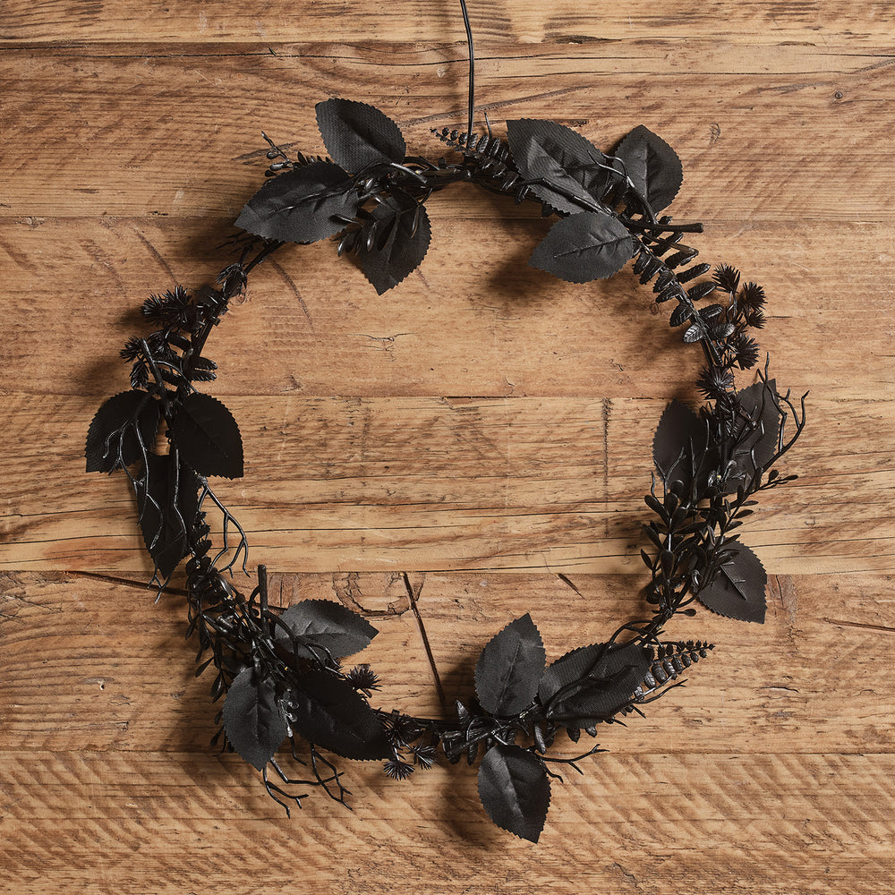 HA25013-_30cm_Halloweenkranz_schwarzes_Laub_mit_Beleuchtung_3