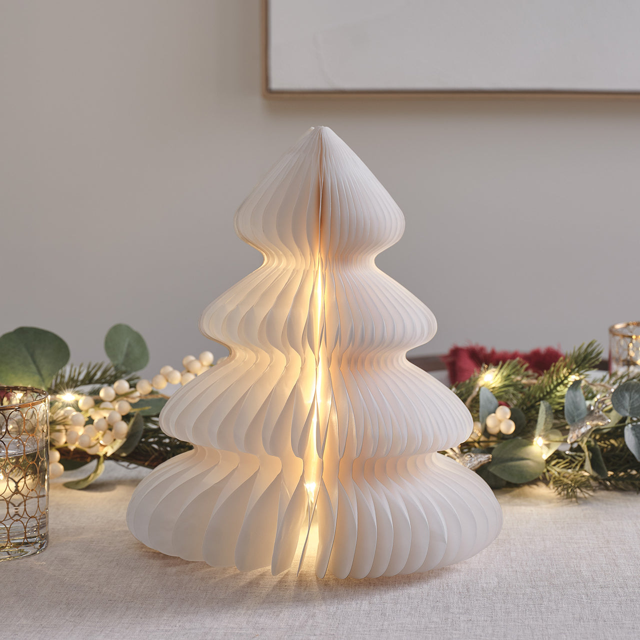 28cm Weihnachtsbaum aus Papier weiß