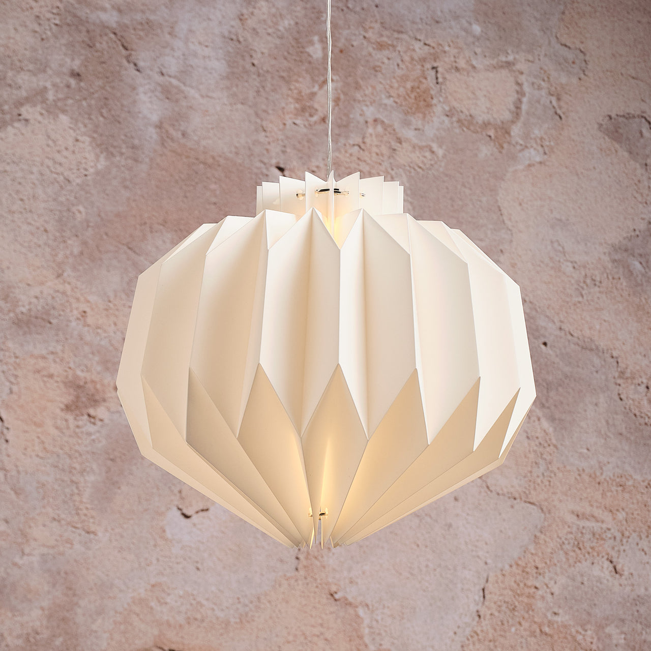 Batteriebetriebene LED-Papier-Pendelleuchte Shrewsbury in Warmweiß