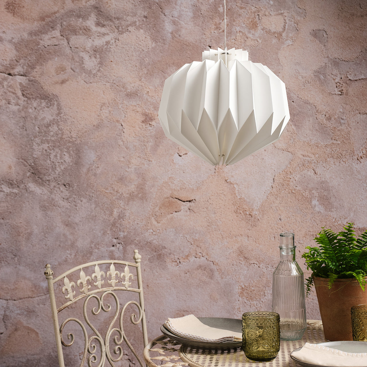 Batteriebetriebene LED-Papier-Pendelleuchte Shrewsbury in Warmweiß