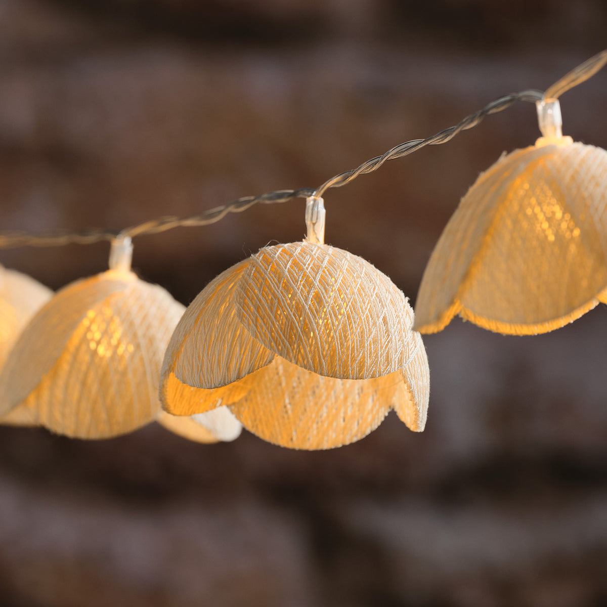 LED-Wiesenblumen-Lichterkette warmweiß mit Timer