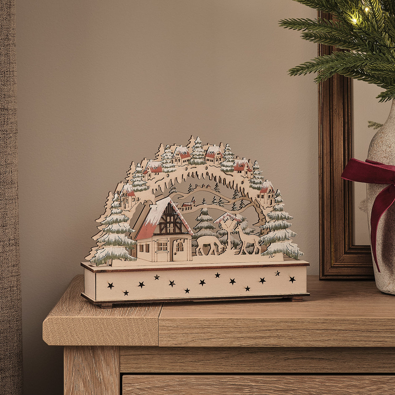 LED-Weihnachtsdorf aus Holz mit Rentieren und Timer unbeleuchtet