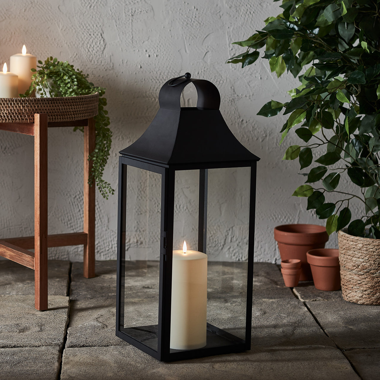 Albury Gartenlaterne mit TruGlow® Outdoor Kerzen, Mattschwarz groß
