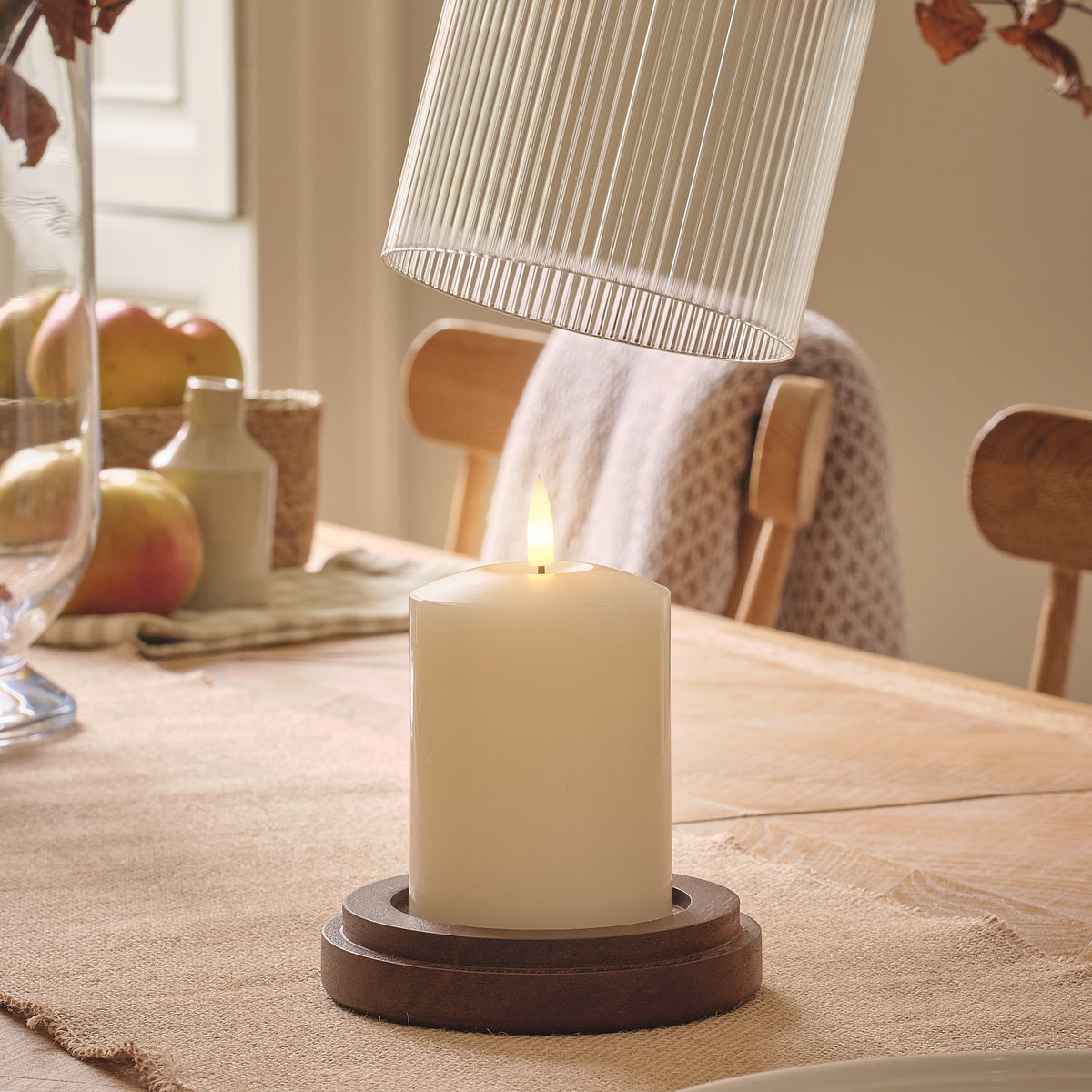 LED-Windlicht mit Echtwachskerze und Fernbedienung