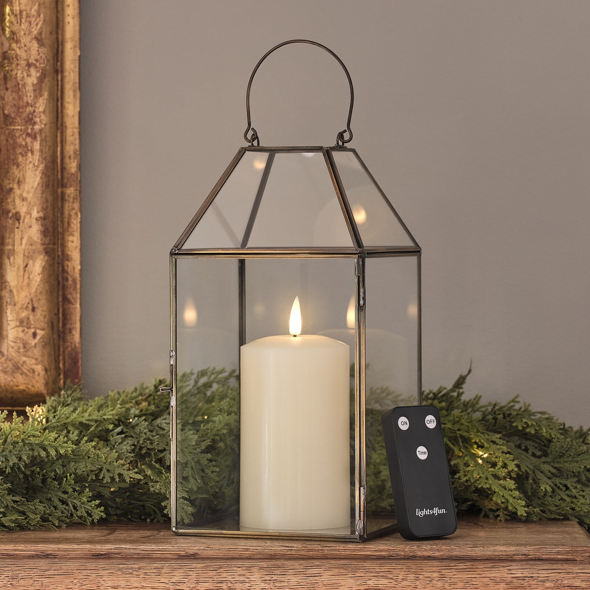 2er Set Vicarage LED-Laternen in Gold mit TruGlow® Kerzen und Fernbedienung