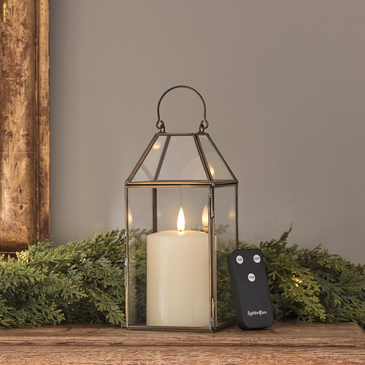 2er Set Vicarage LED-Laternen in Gold mit TruGlow® Kerzen und Fernbedienung
