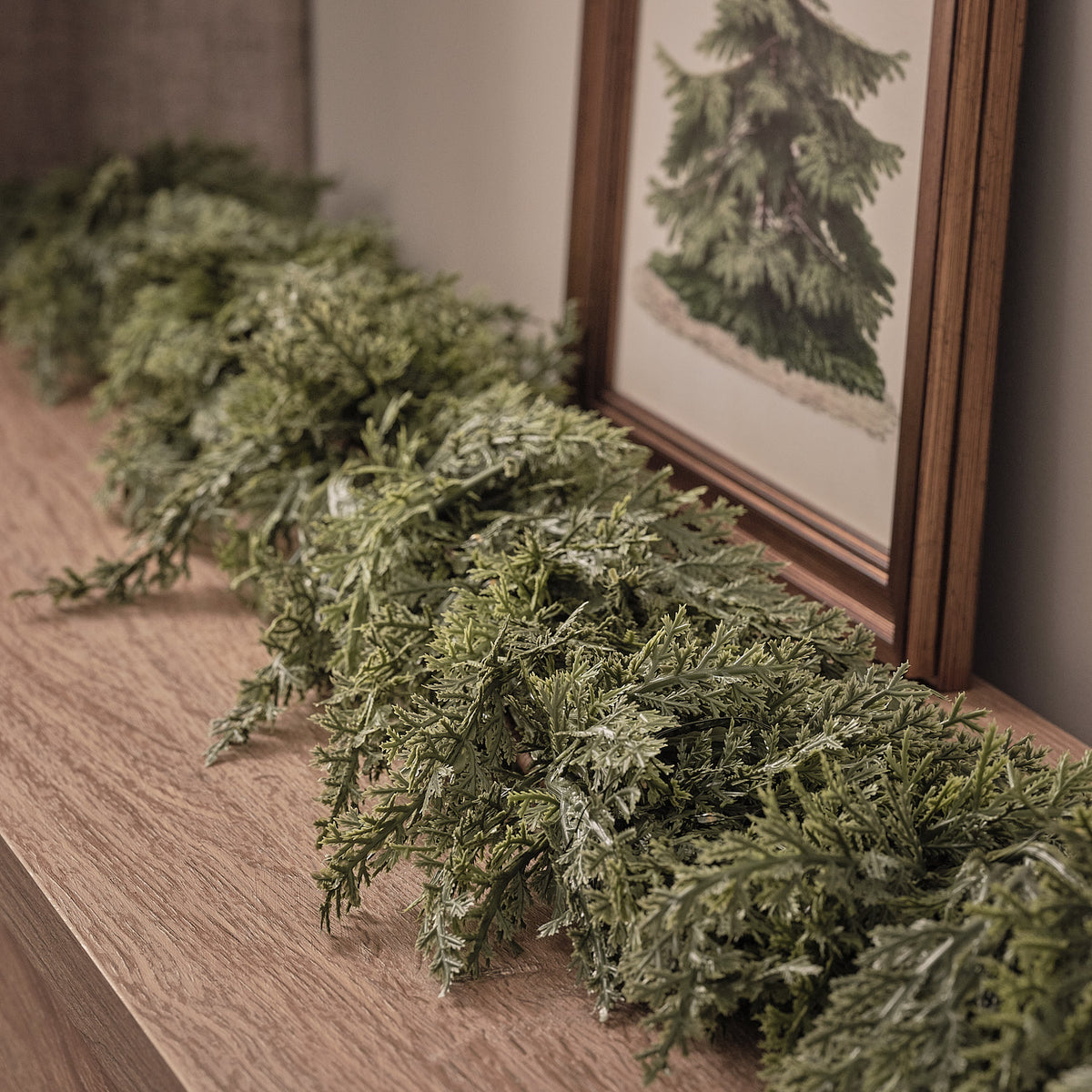 Set aus beleuchtetem 60 cm Weihnachtskranz mit Tannenzapfen und 180 cm Girlande