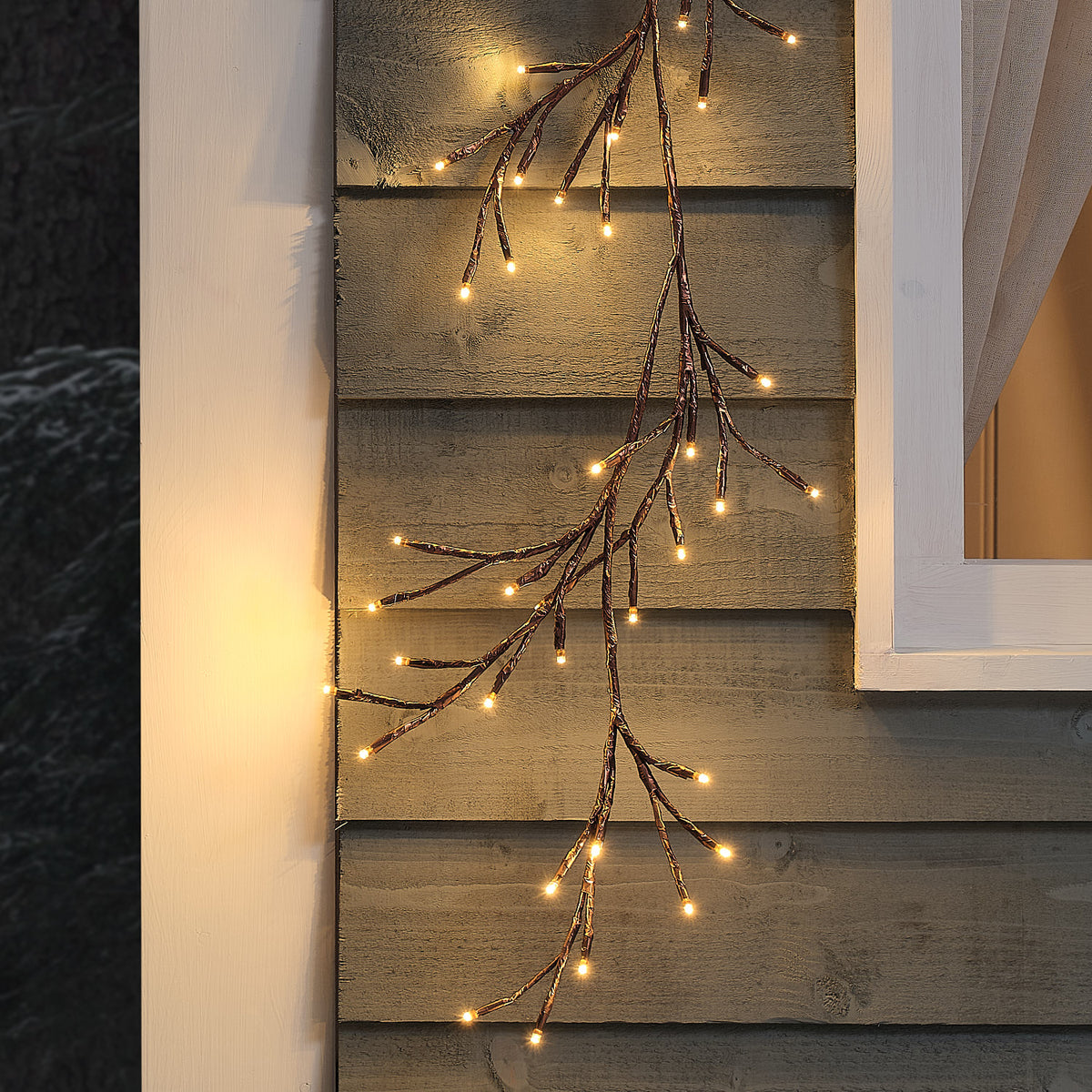 1,5 m LED-Zweiggirlande in Bronze mit 80 warmweißen LEDs