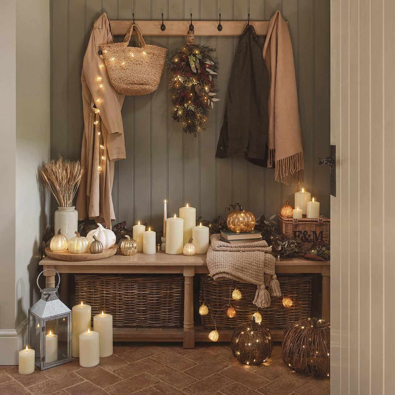 LL-WR25007DE_Set_aus_Kranz_Wandstrauss_fuer_Herbst_und_Winter_mit_integrierter_Beleuchtung_11