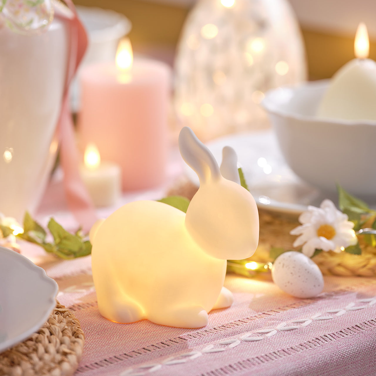 2er Set LED-Osterhasen aus Porzellan mit Timer