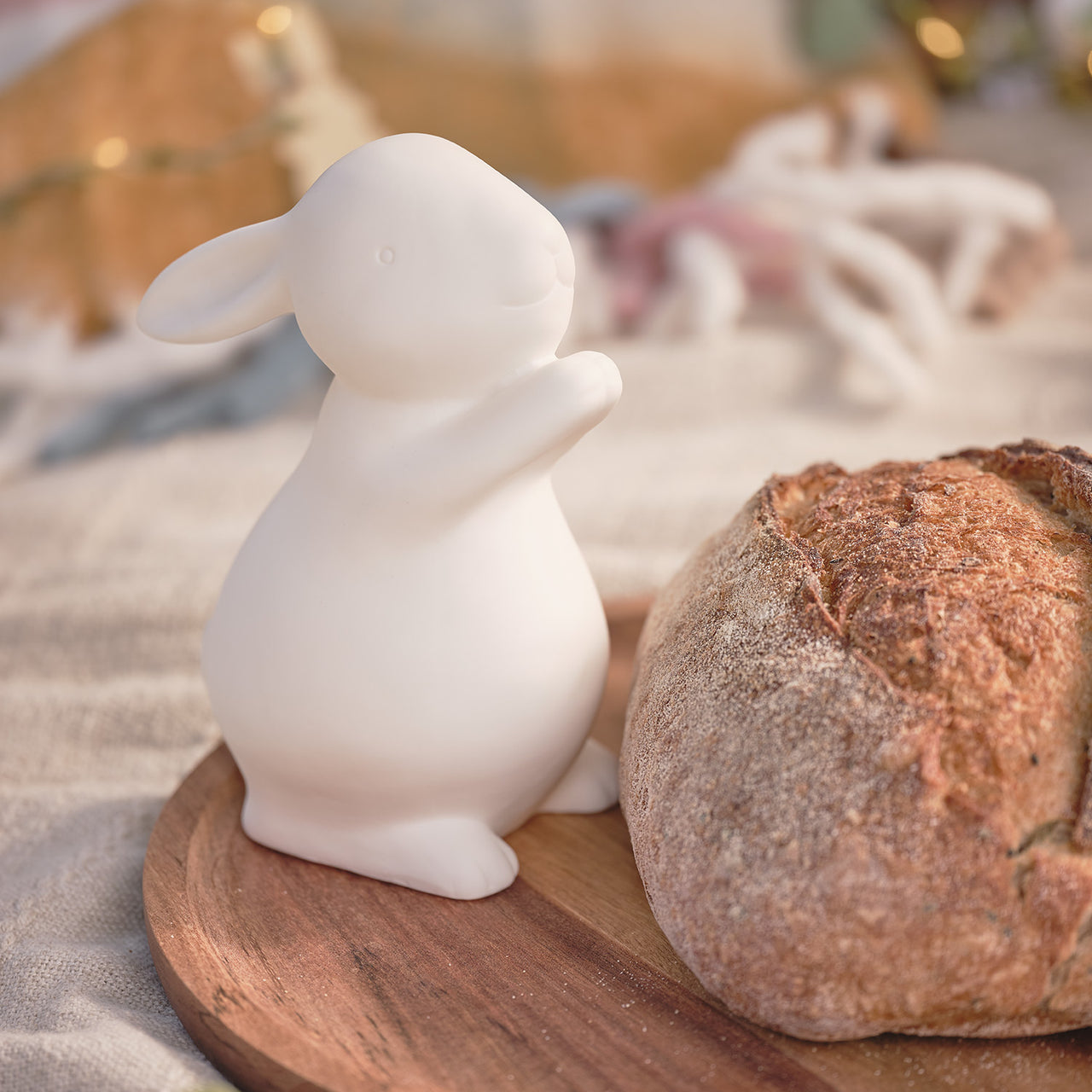 2er Set LED-Osterhasen aus Porzellan mit Timer