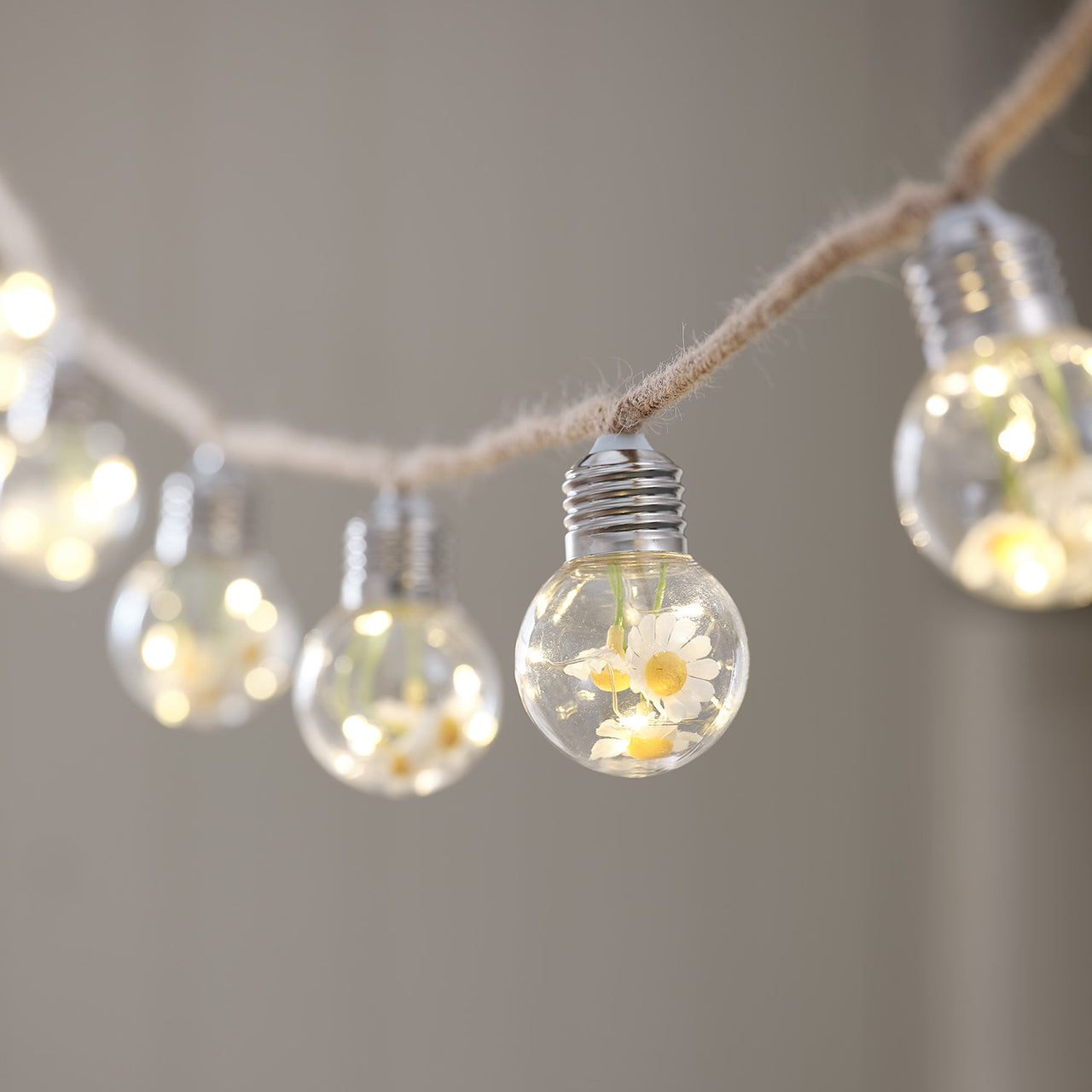 10er batteriebetriebene LED-Lichterkette mit Blumen in warmweißen Glühbirnen