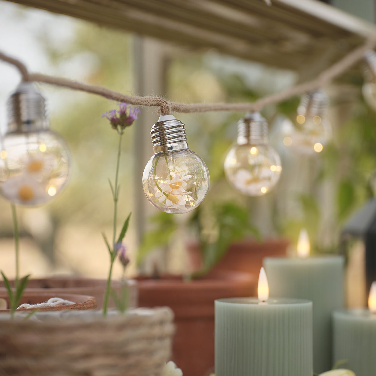 10er batteriebetriebene LED-Lichterkette mit Blumen in warmweißen Glühbirnen