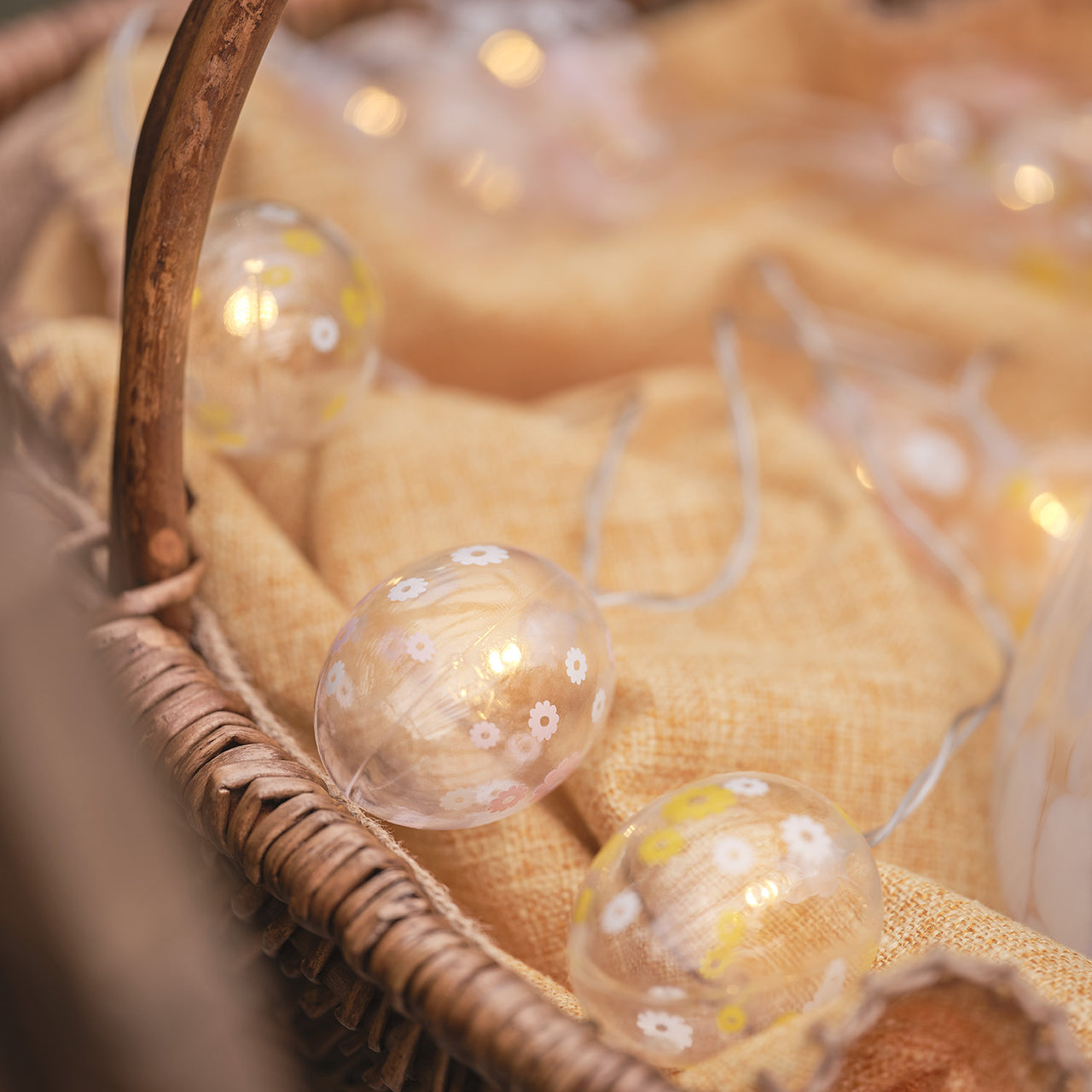 10er batteriebetriebene warmweiße Ostereier LED-Lichterkette