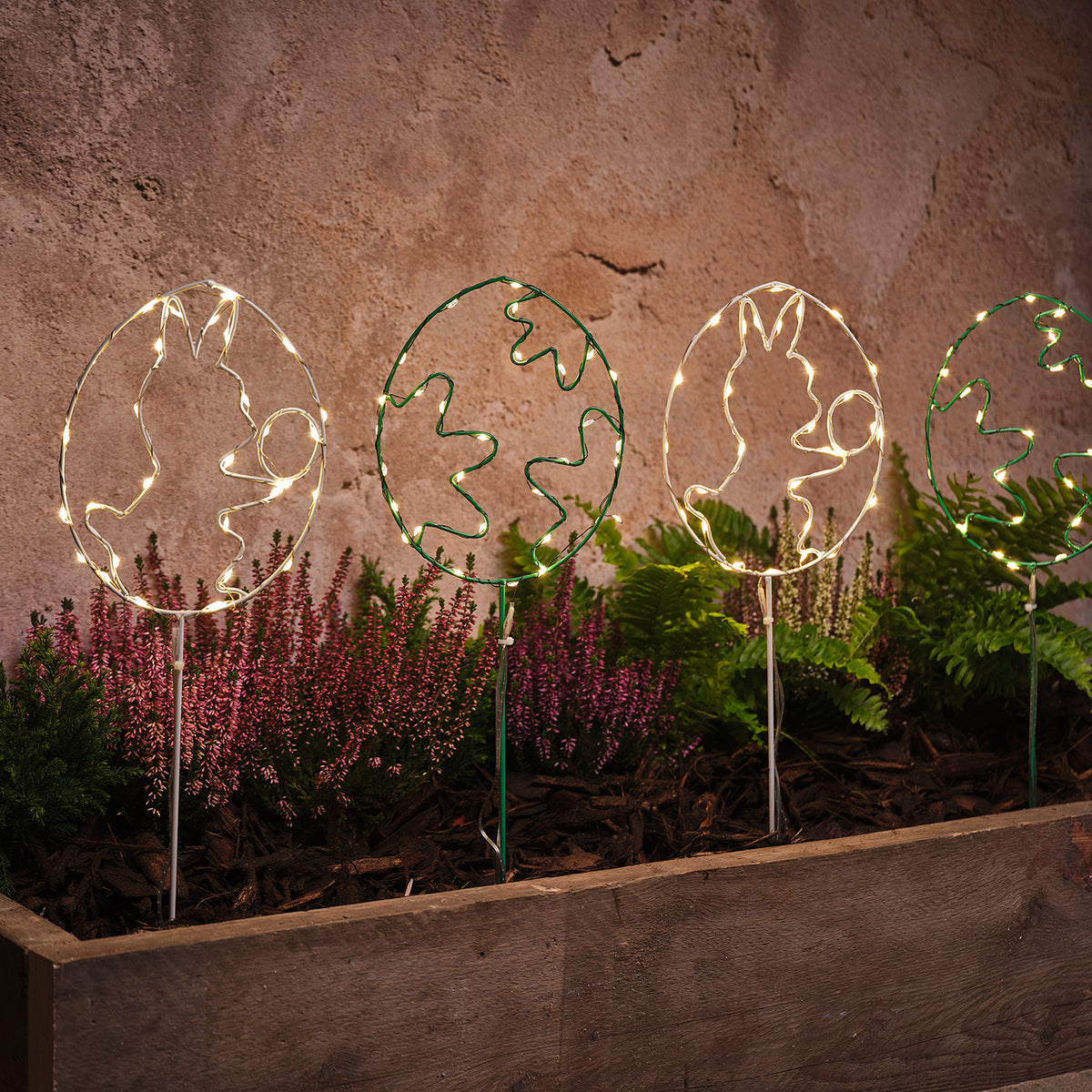 4er Set LED-Osterei-Gartenstecker Grün & Weiß