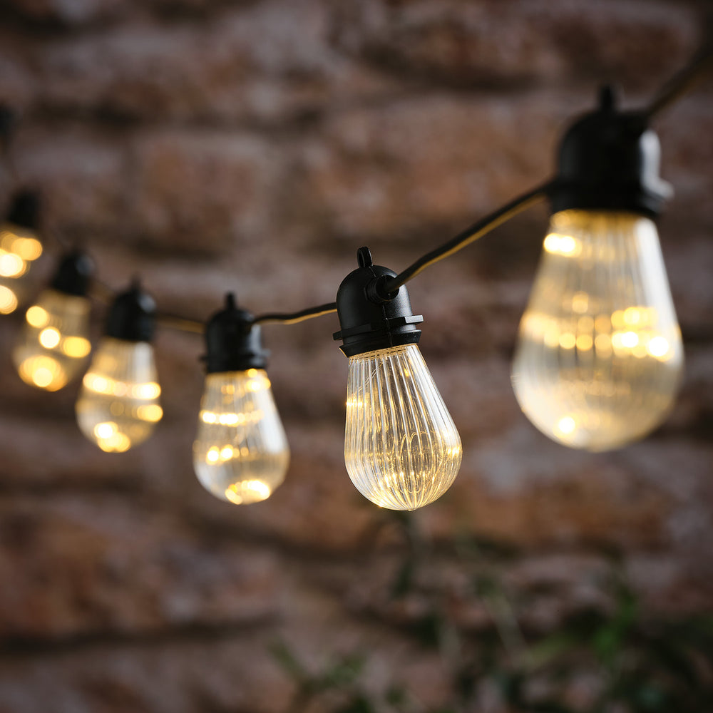 Batteriebetriebene Mikro-LED-Lichterkette mit geriffelten Glühbirnen