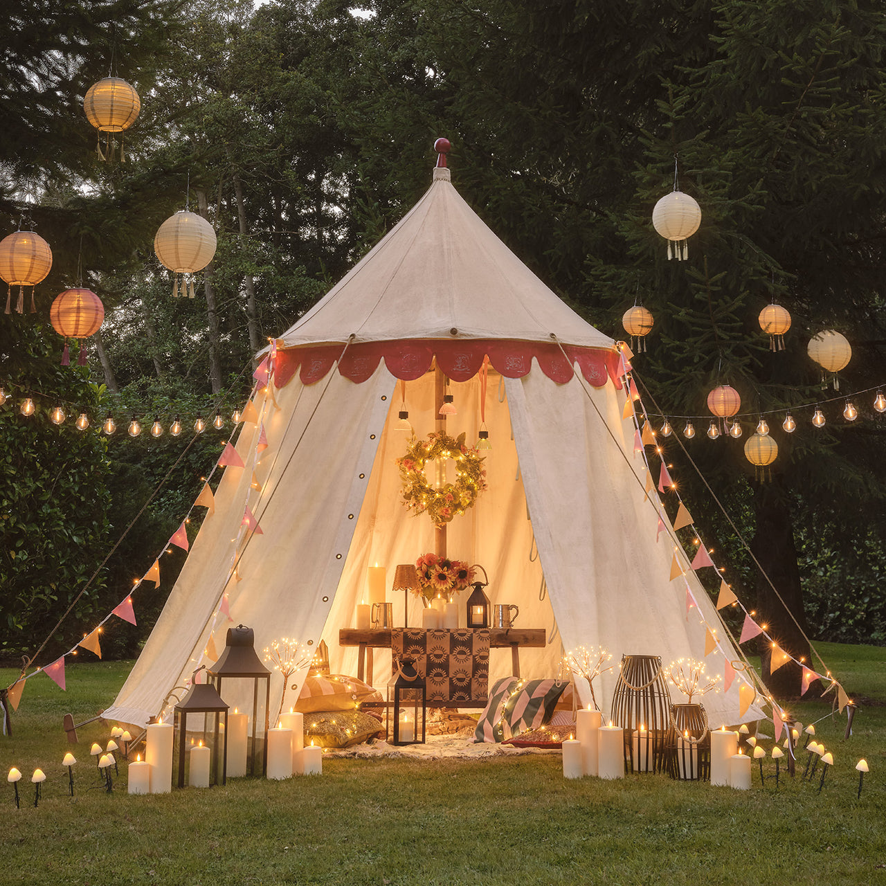 Lichterkette mit Frühlingsfähnchen