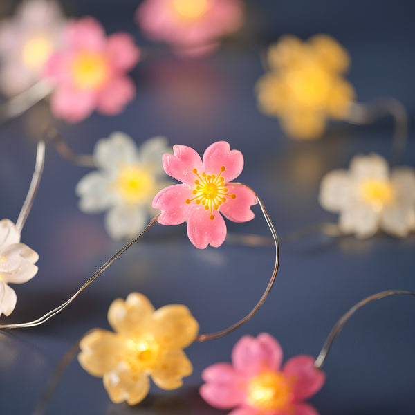 Falafoty Blumen-Lichterkette – 3 M, 20 LEDs, Warmweiß, Transparentes Kabel, Batteriebetrieben (3x AA) – Für Schlafzimmer, Hochzeit, Garten, Valentinstag – Romantische Blumendeko