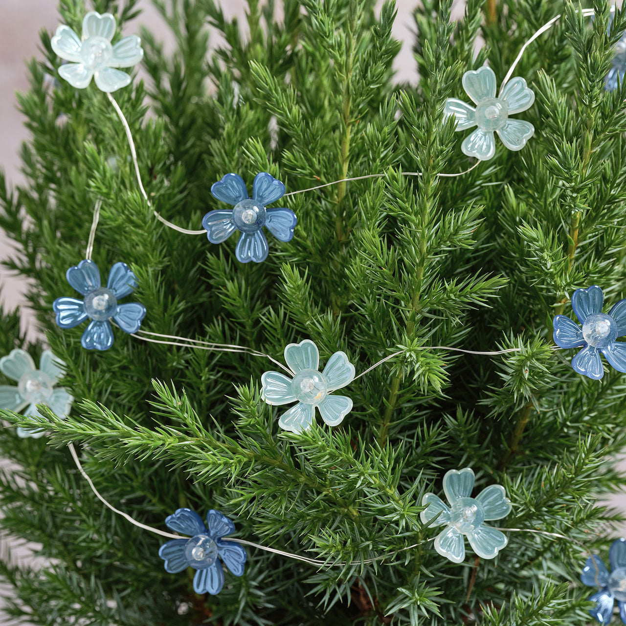 Blaue & weiße Mikro-LED-Blumenlichterkette Warmweiß mit Timer