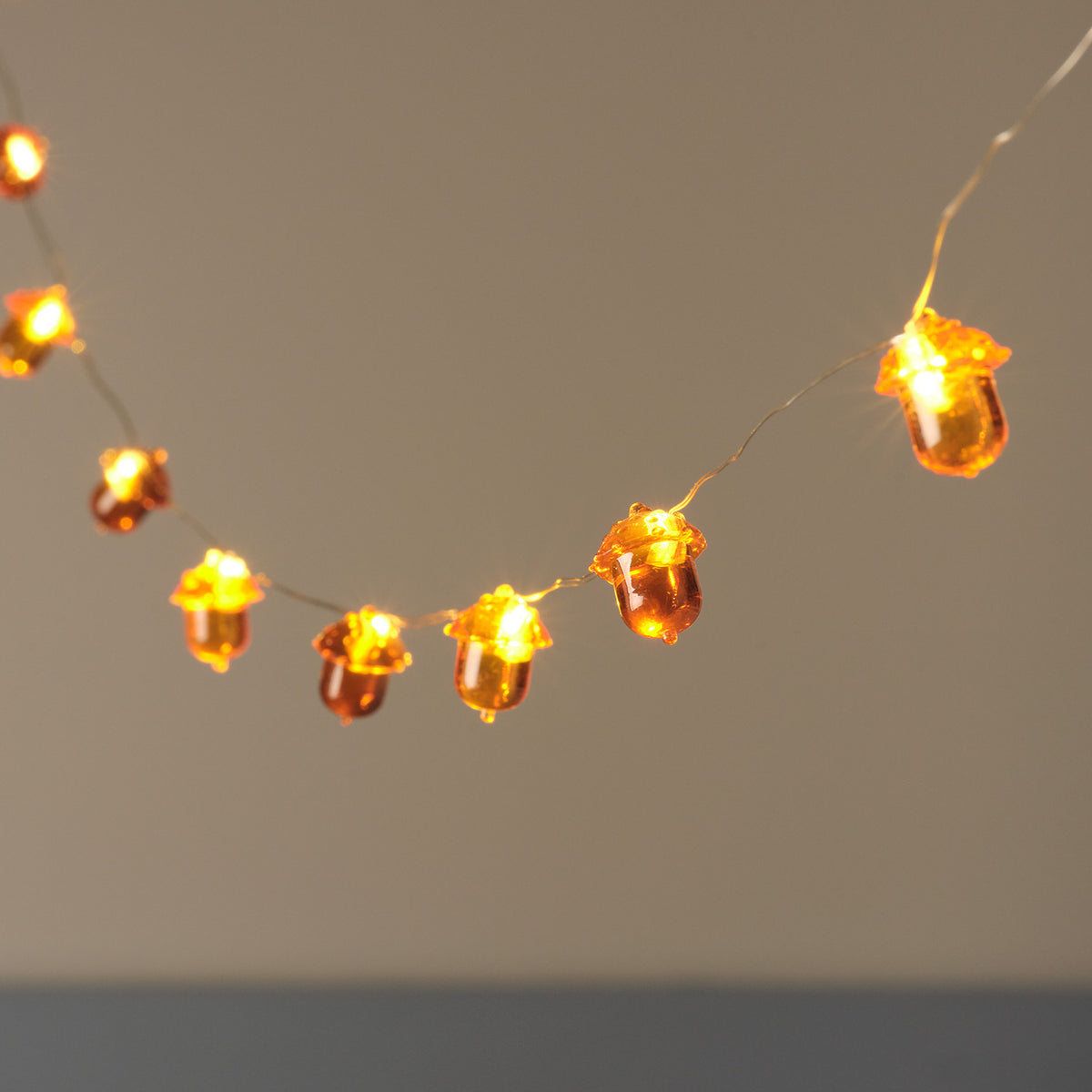 20er Herbst-LED-Lichterkette mit Eicheln und Timer