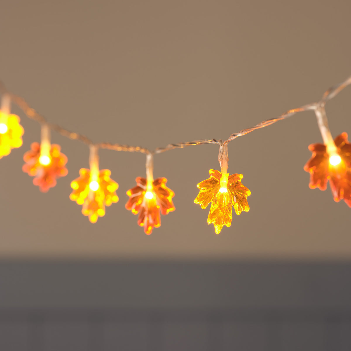 20er Herbst-LED-Lichterkette mit Ahornblättern