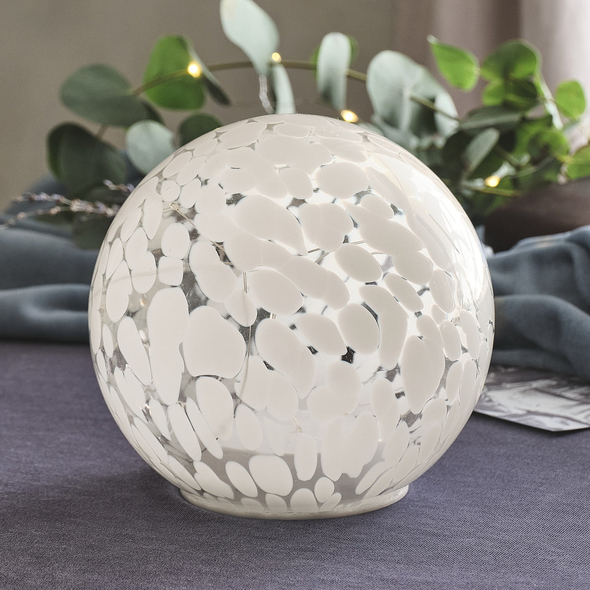 15 cm LED-Glaskugel aus Konfettiglas mit Timer