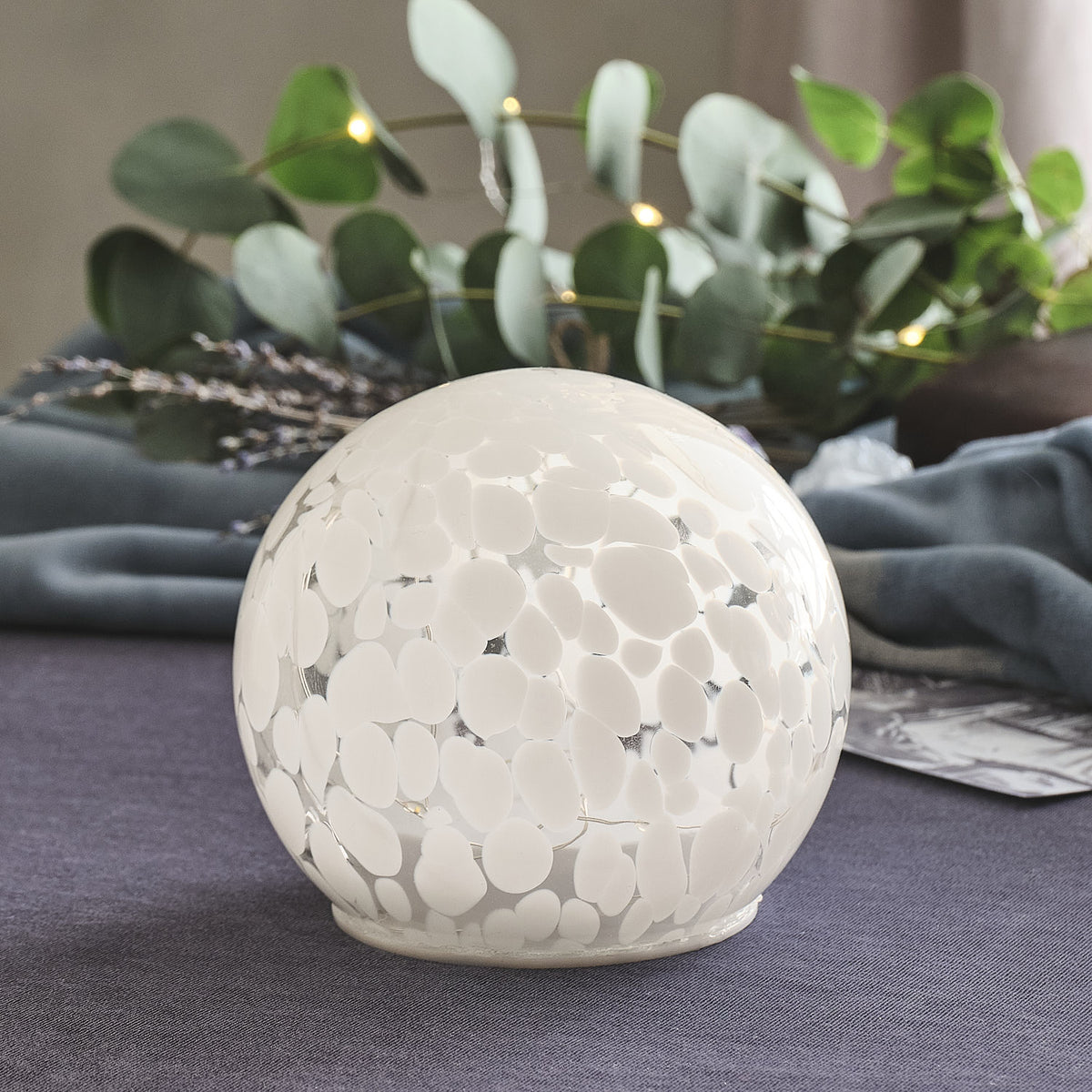 12,5 cm LED-Glaskugel aus Konfettiglas mit Timer