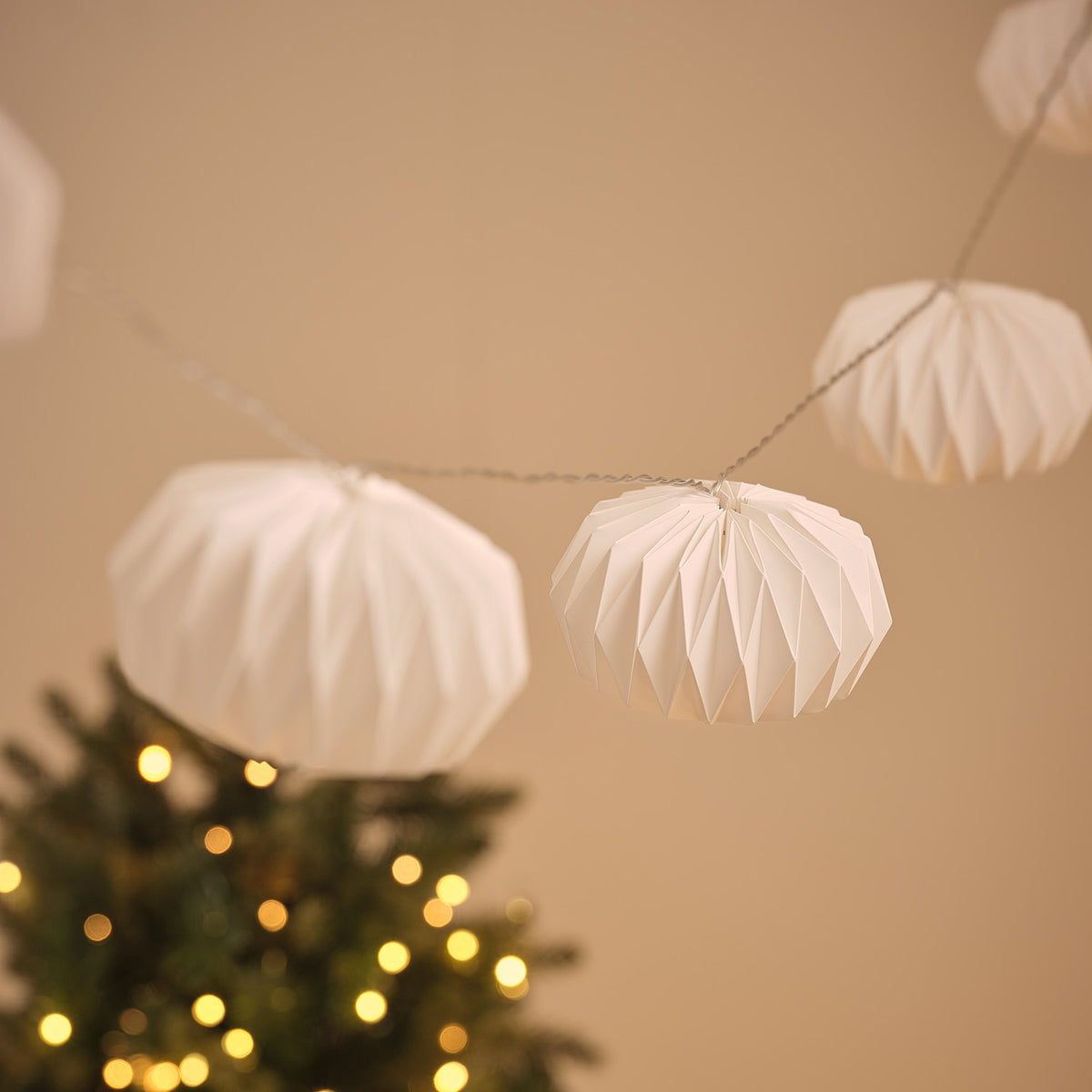 10er LED-Lampion-Lichterkette aus Papier in Warmweiß für den Außenbereich