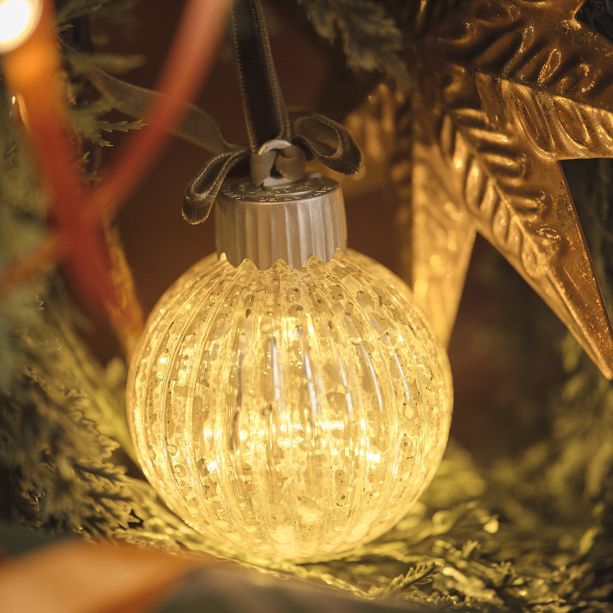 3er-Set LED-Weihnachtskugeln aus Glas mit grüner Schleife