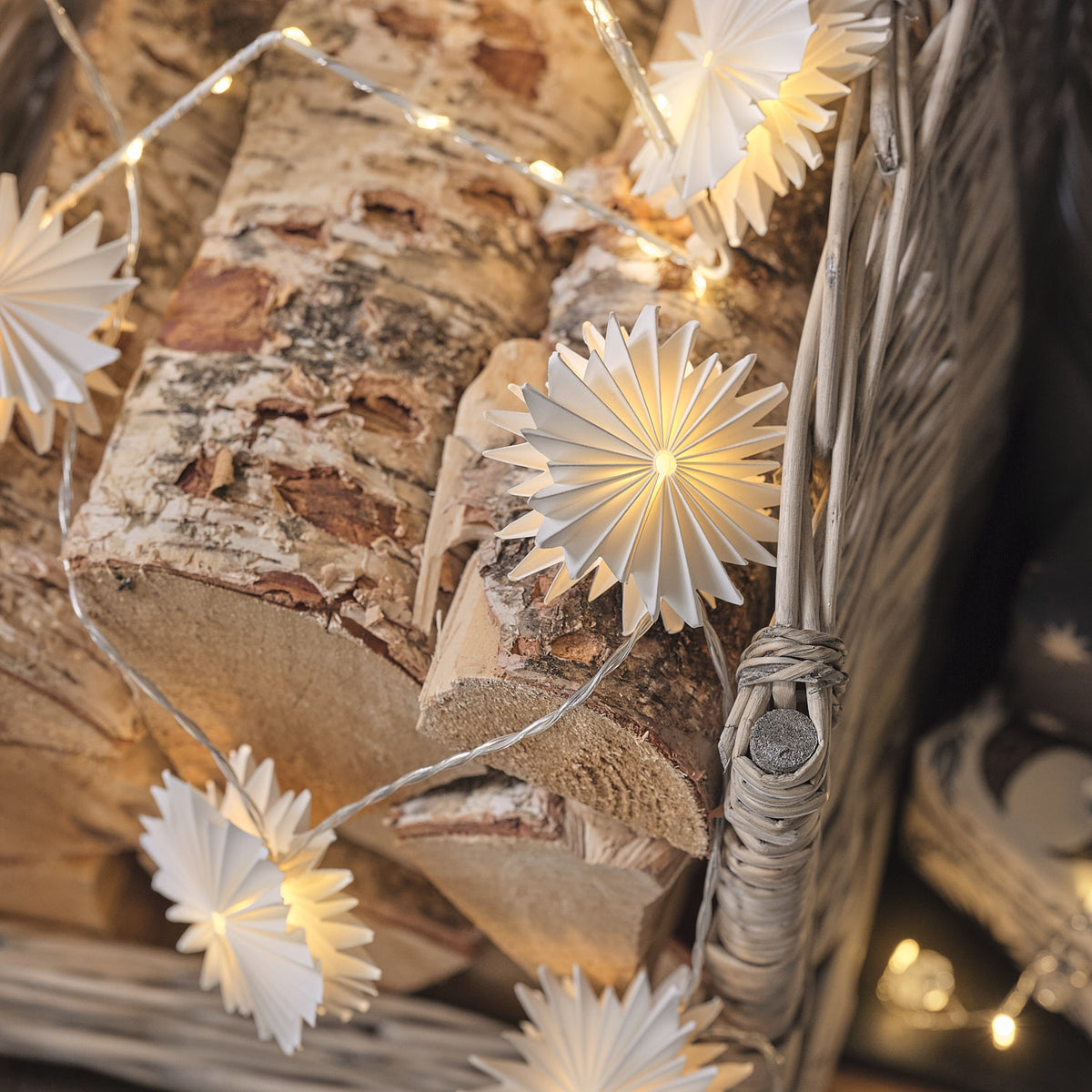 10er LED-Lichterkette mit Papier-Schneeflocken in Warmweiß