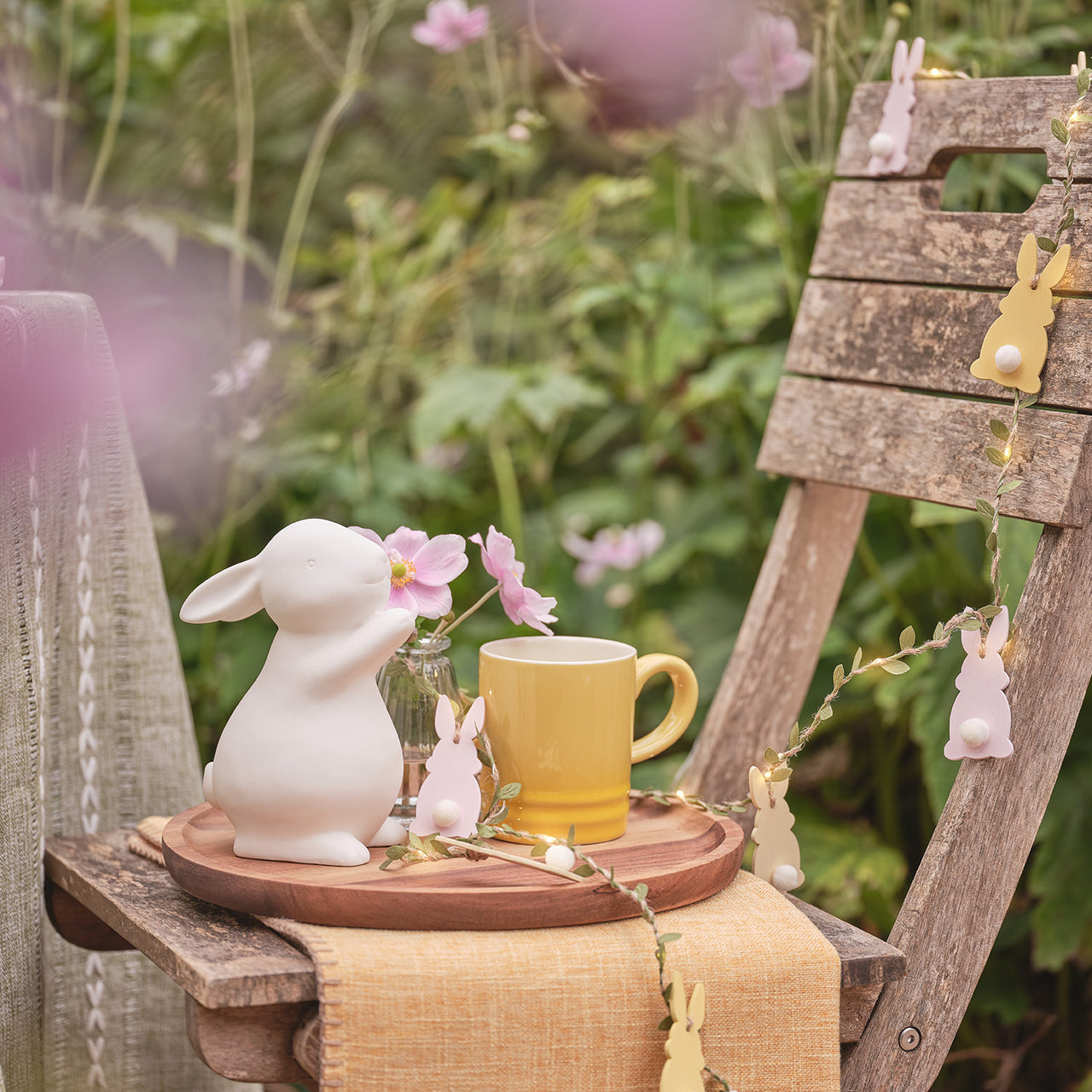 2m pastellfarbene LED-Osterhasen-Girlande aus Holz mit Timer