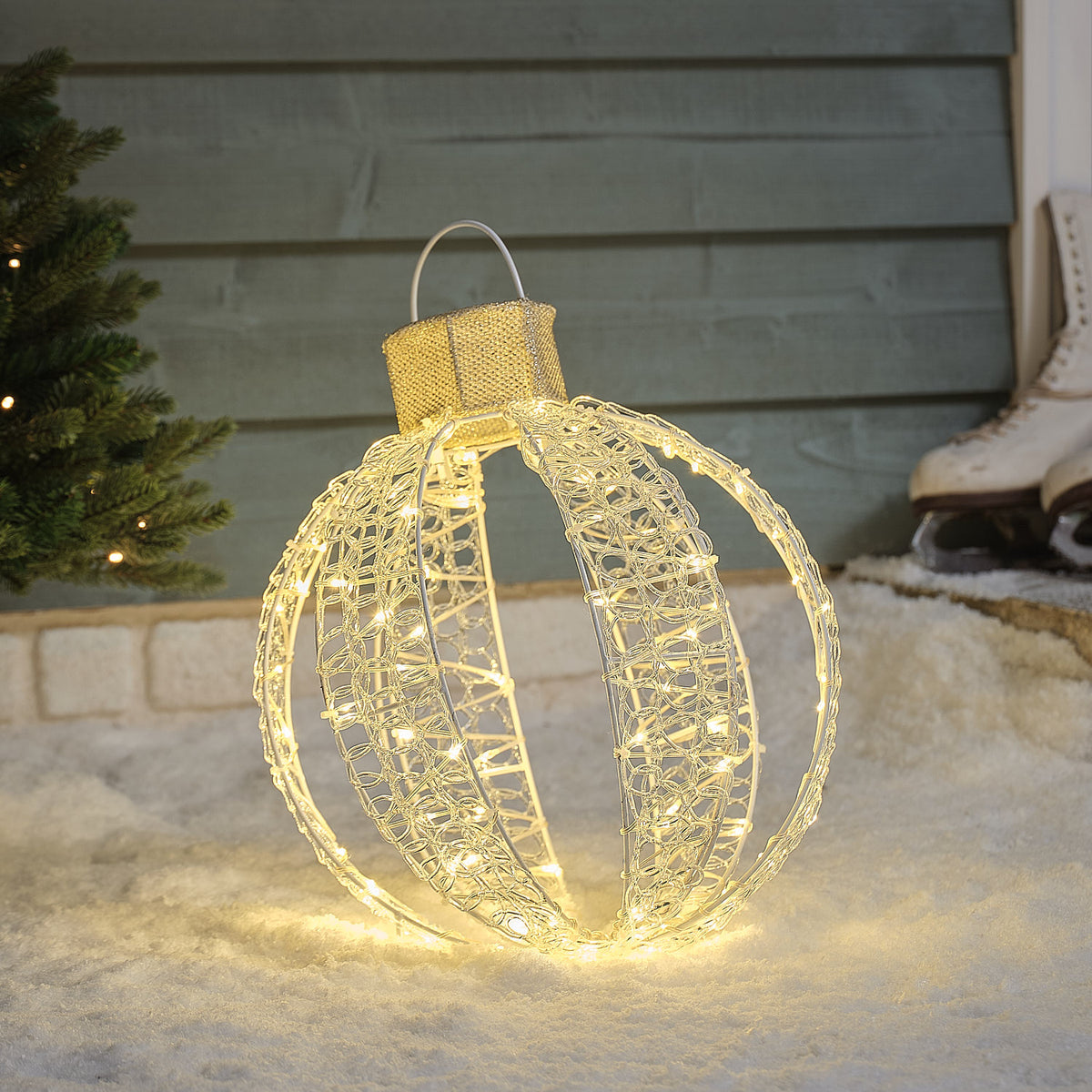 2er Set warmweiße LED-Weihnachtskugeln für außen mit Timer-Funktion