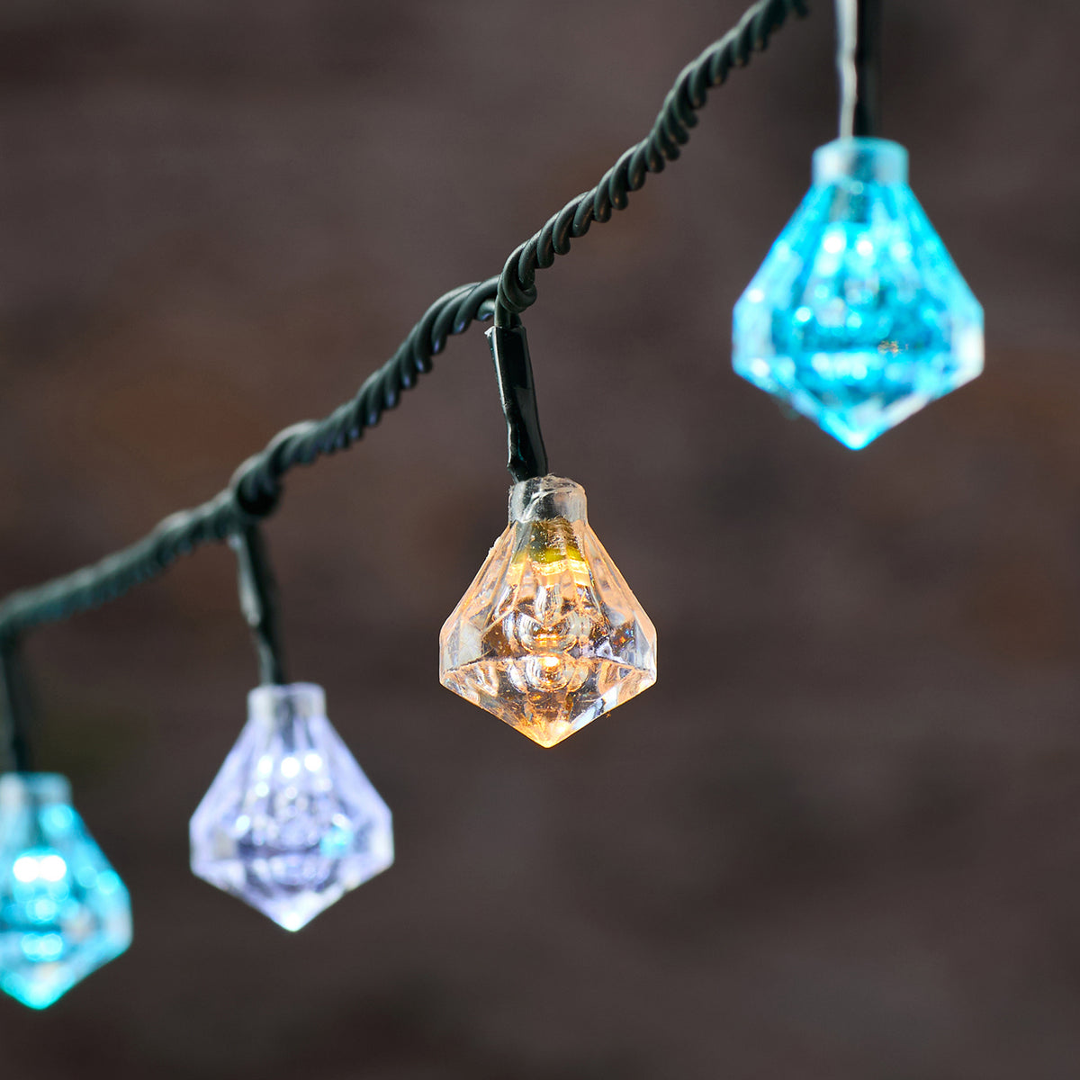 15m koppelbare LED-Lichterkette mit 150 pastellfarbenen LEDs für den Außenbereich
